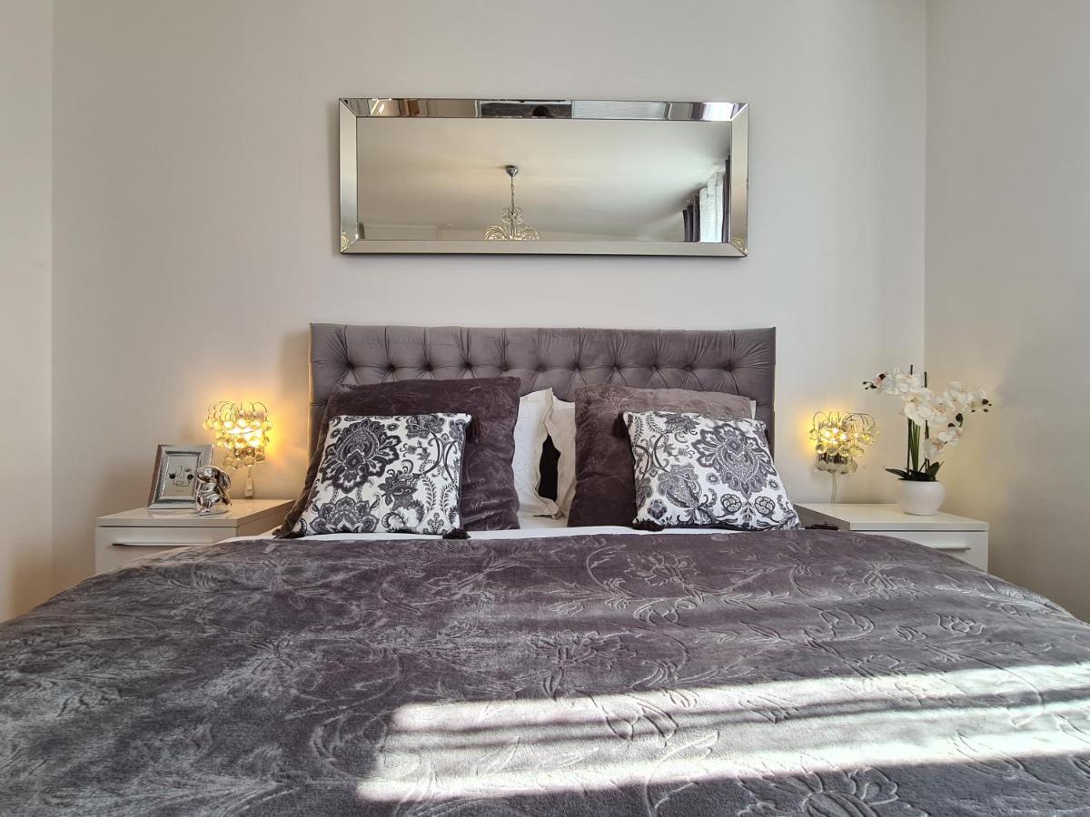 Luxurious Apartment Majda, 2 Bathrooms And Free Parking Split Exterior photo