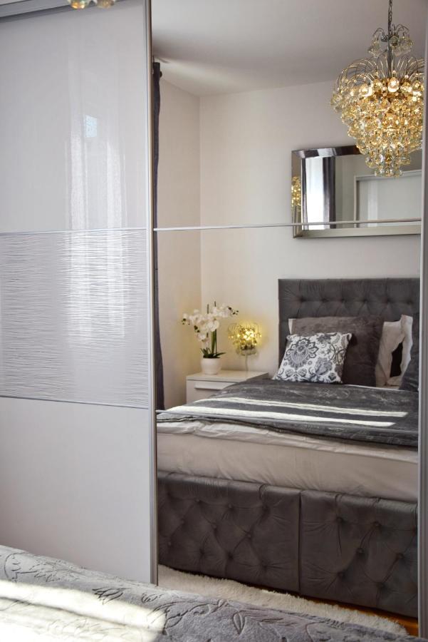 Luxurious Apartment Majda, 2 Bathrooms And Free Parking Split Exterior photo