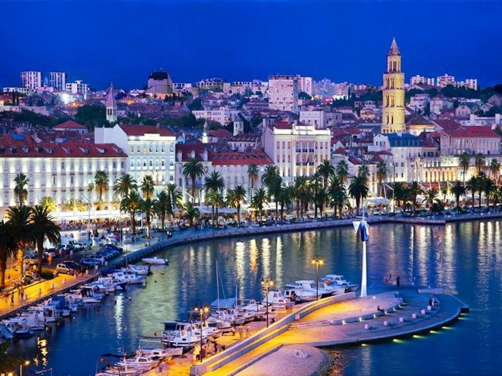 Luxurious Apartment Majda, 2 Bathrooms And Free Parking Split Exterior photo